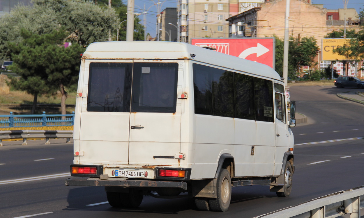 Одесская область, Mercedes-Benz T2 811D № BH 7406 HE