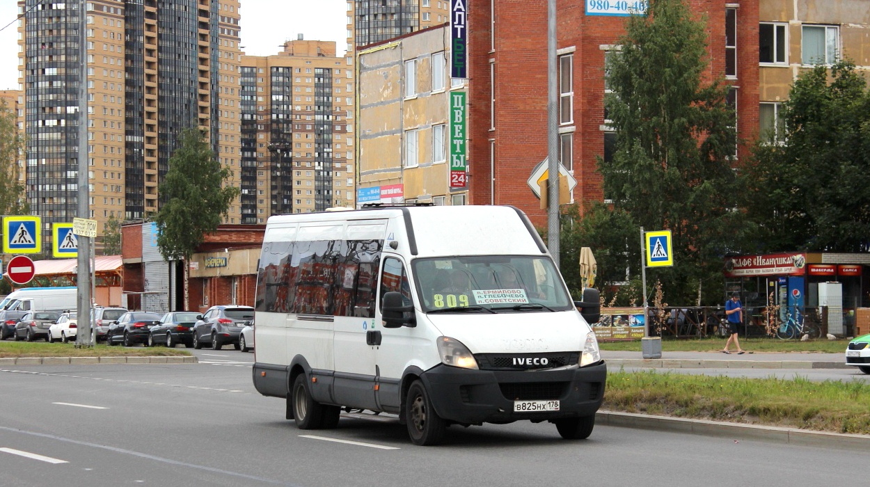 Санкт-Петербург, Нижегородец-2227UT (IVECO Daily) № В 825 НХ 178