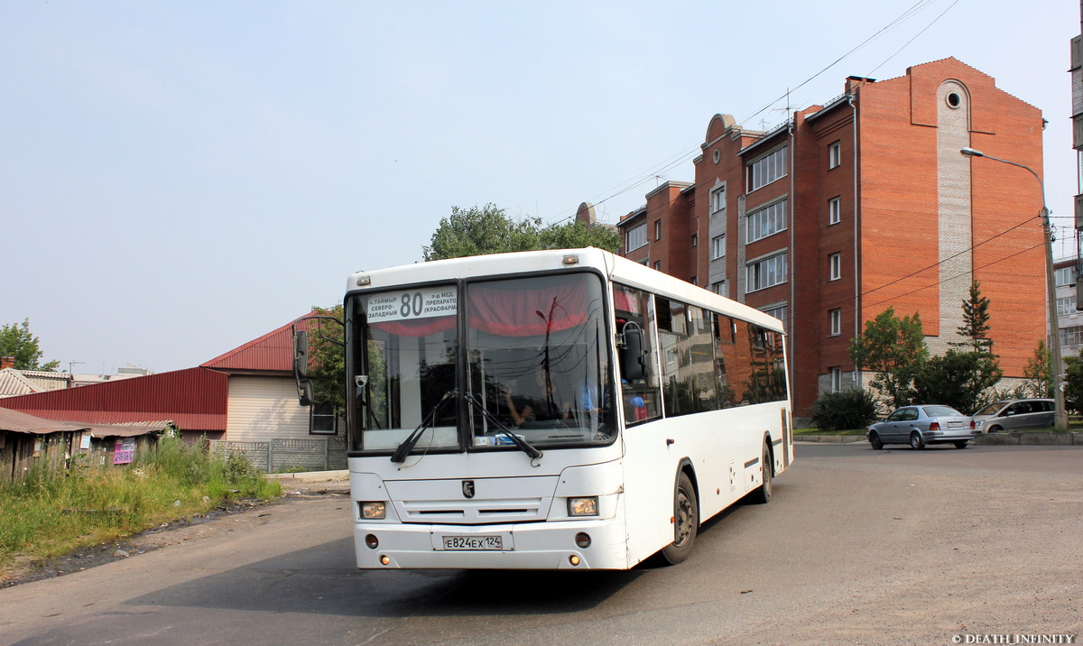Красноярский край, НефАЗ-5299-20-33 № Е 824 ЕХ 124