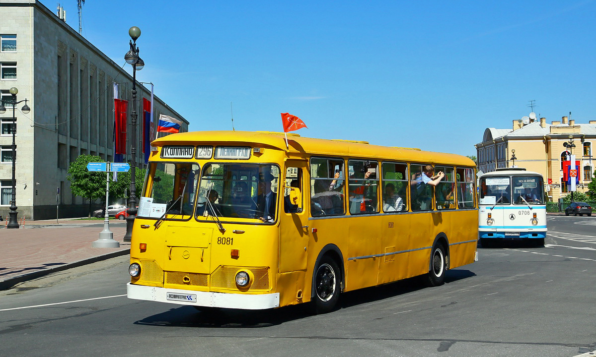 Szentpétervár, LiAZ-677M sz.: 8081; Szentpétervár — IV St.Petersburg Retro Transport Parade, May 26, 2018