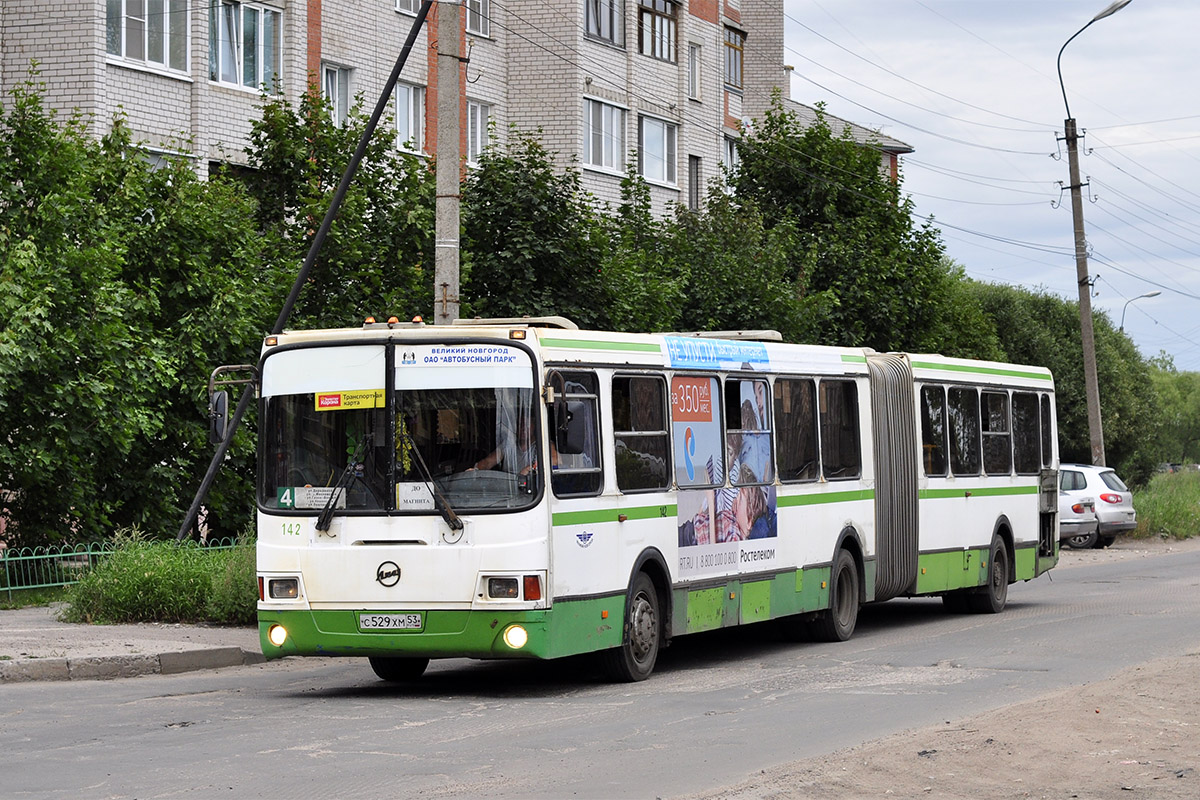 Novgorod region, LiAZ-6212.00 # 142