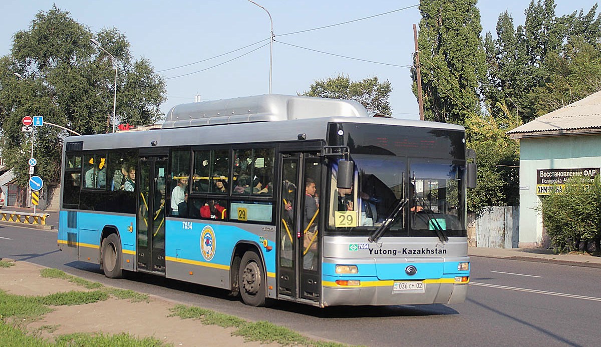 Алматы, Yutong ZK6118HGA № 7054