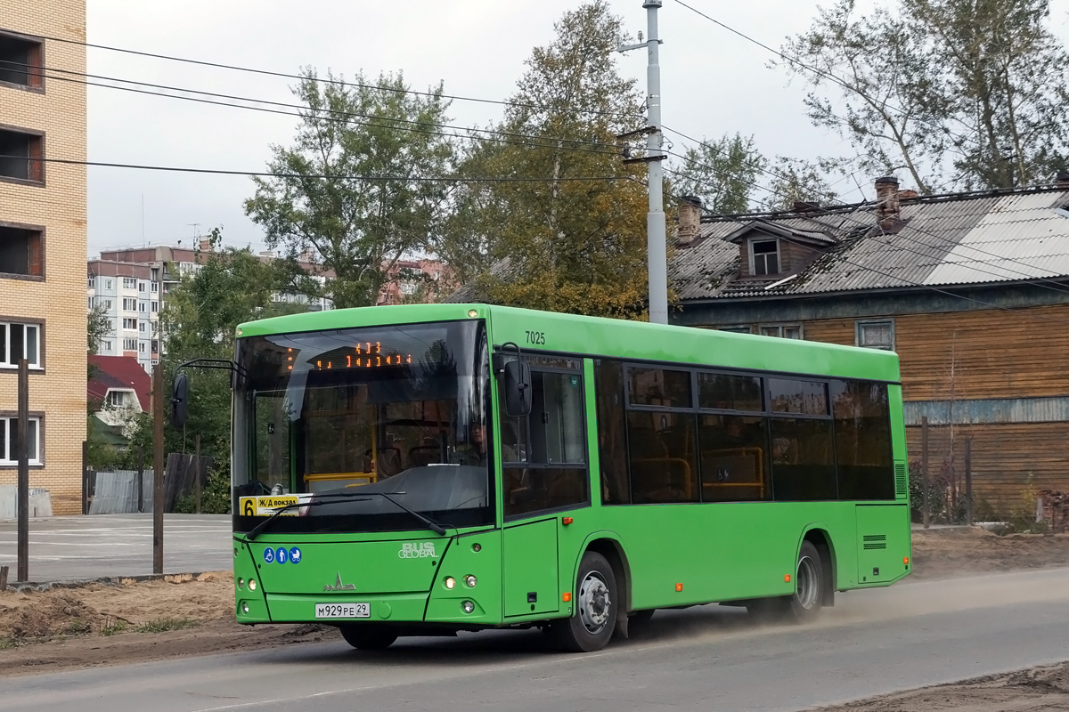 Архангельская область, МАЗ-206.086 № 7025