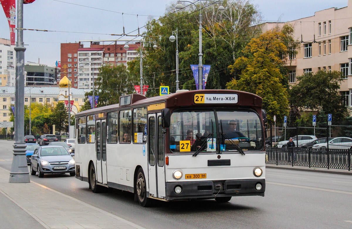 Свердловская область, Mercedes-Benz O305 № КВ 300 66