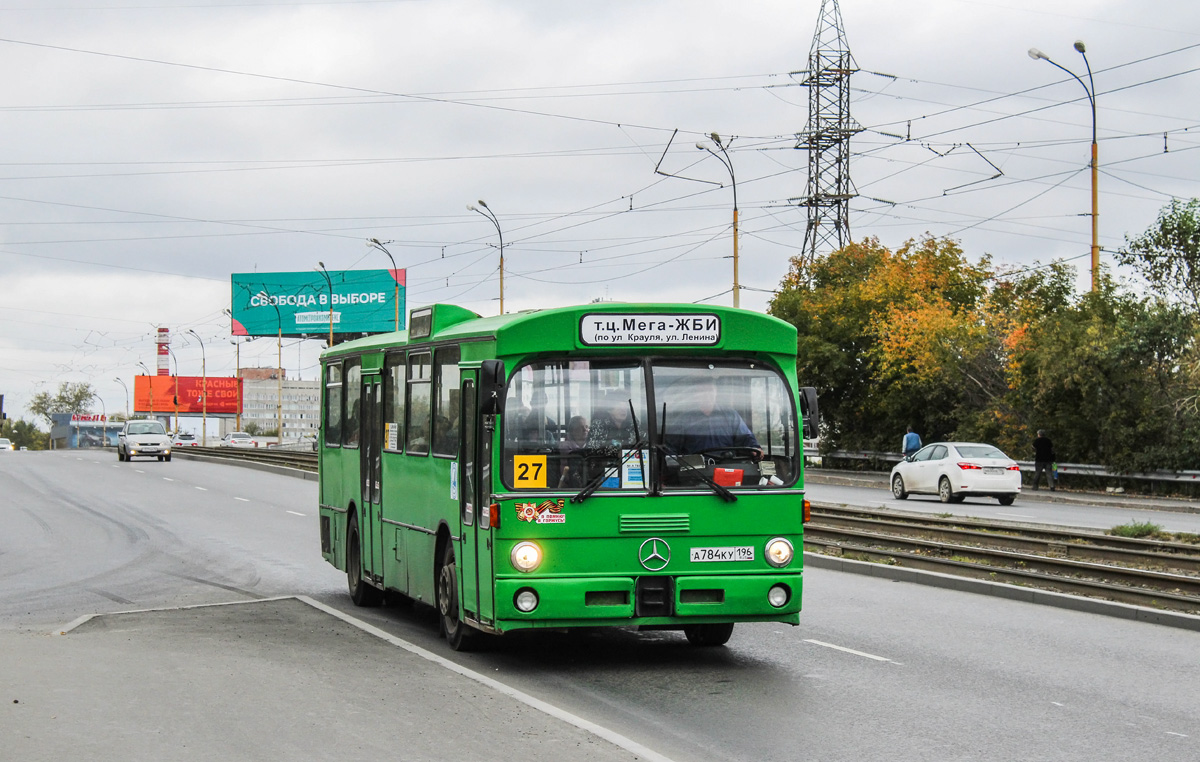 Sverdlovsk region, Mercedes-Benz O305 # А 784 КУ 196