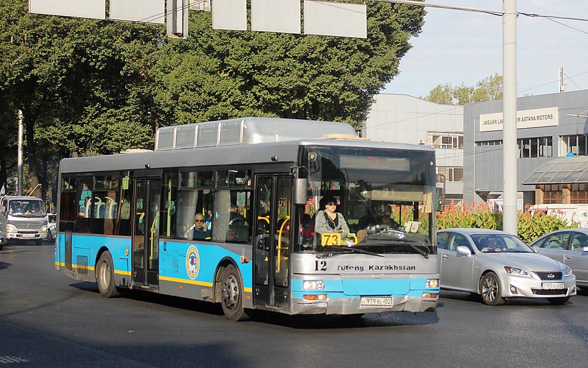 Almaty, Yutong ZK6120HGM № 012