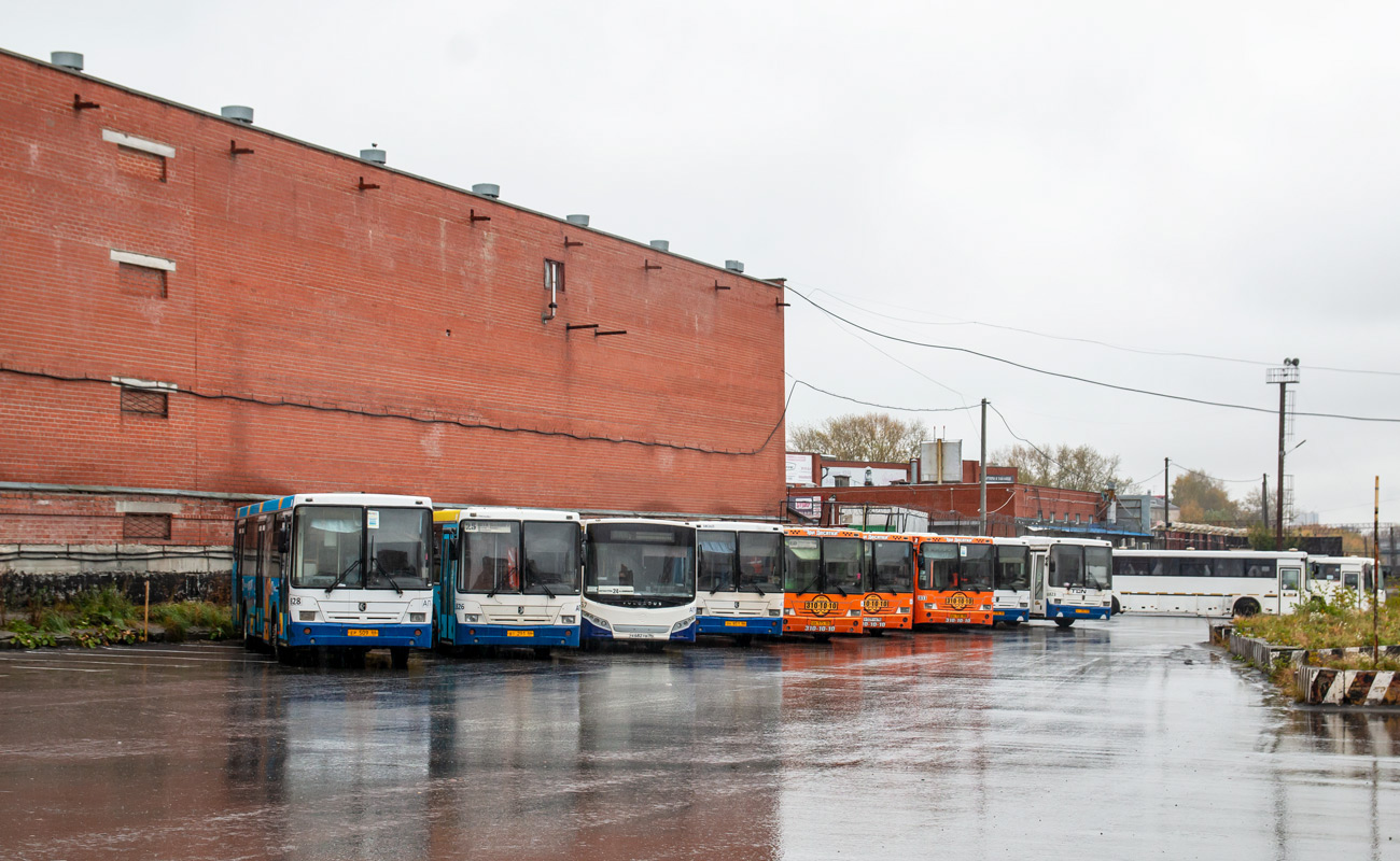 Sverdlovsk region, NefAZ-5299-20-32 č. 828; Sverdlovsk region — Bus enterprise №2