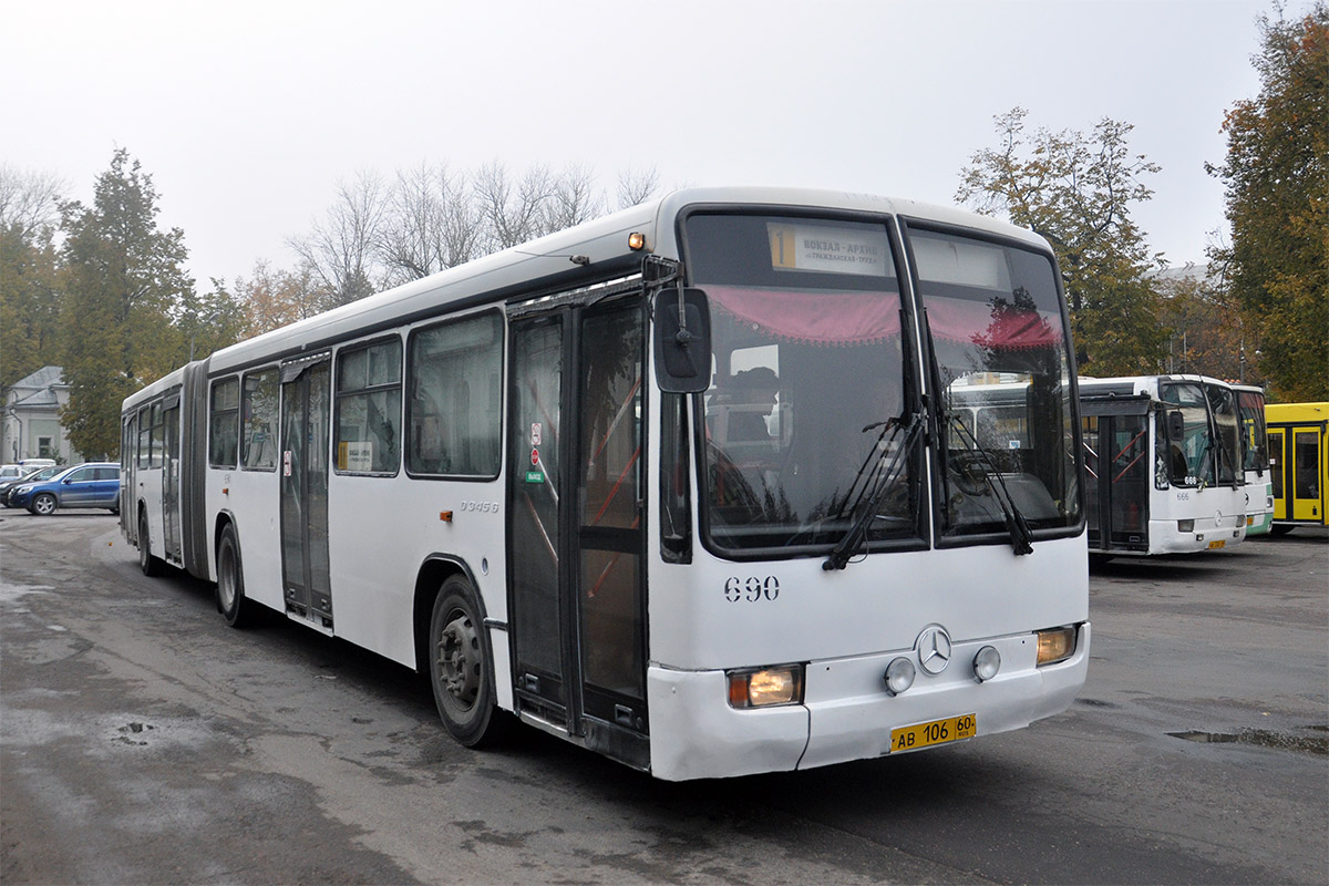 Псковская область, Mercedes-Benz O345G № 690