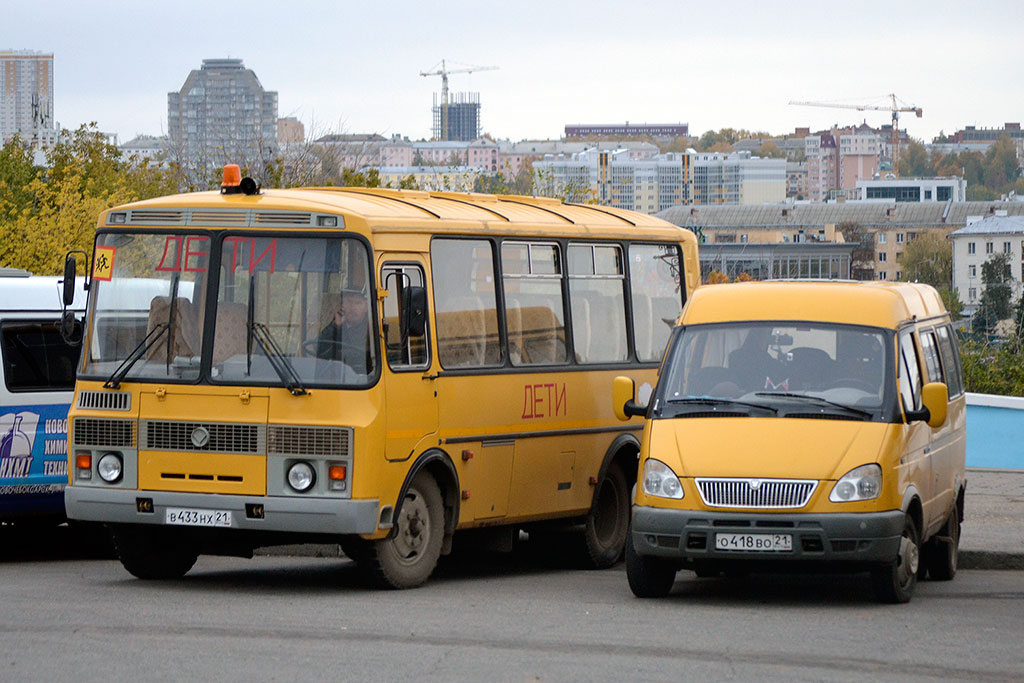 Чувашия, ПАЗ-32053-70 № В 433 НХ 21; Чувашия, ГАЗ-322132 (XTH, X96) № О 418 ВО 21; Чувашия — Разные фотографии