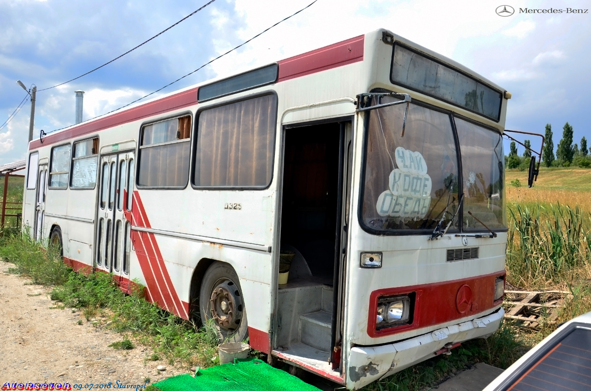 Ставропольский край, Mercedes-Benz O325 № 111