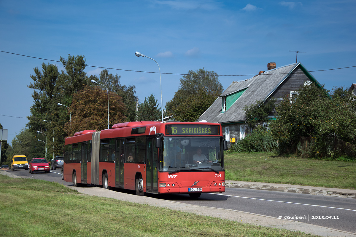 Литва, Volvo 7700A № 744