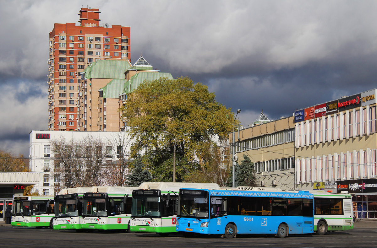 Moskau, LiAZ-4292.60 (1-2-1) Nr. 190454