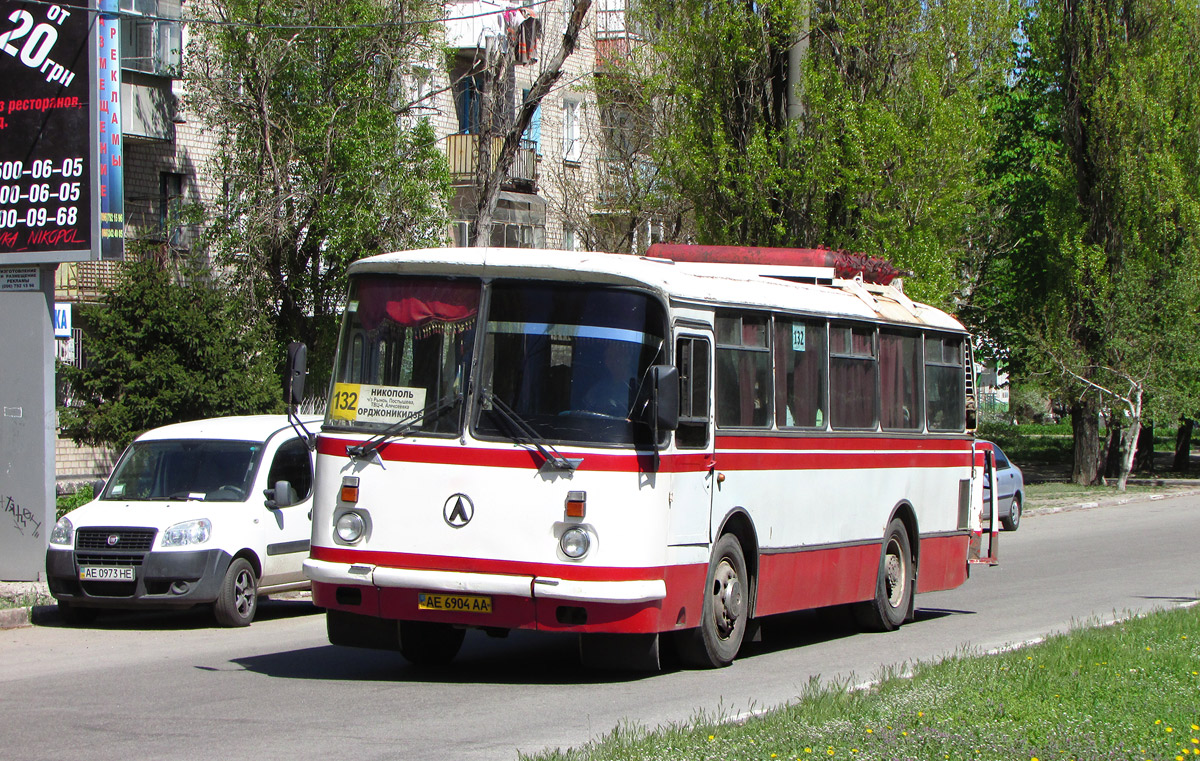 Dnepropetrovsk region, LAZ-695N sz.: AE 6904 AA