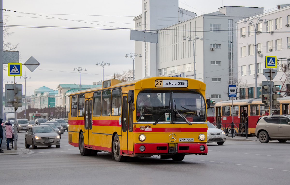 Свердловская область, Mercedes-Benz O305 № Х 328 ВС 96