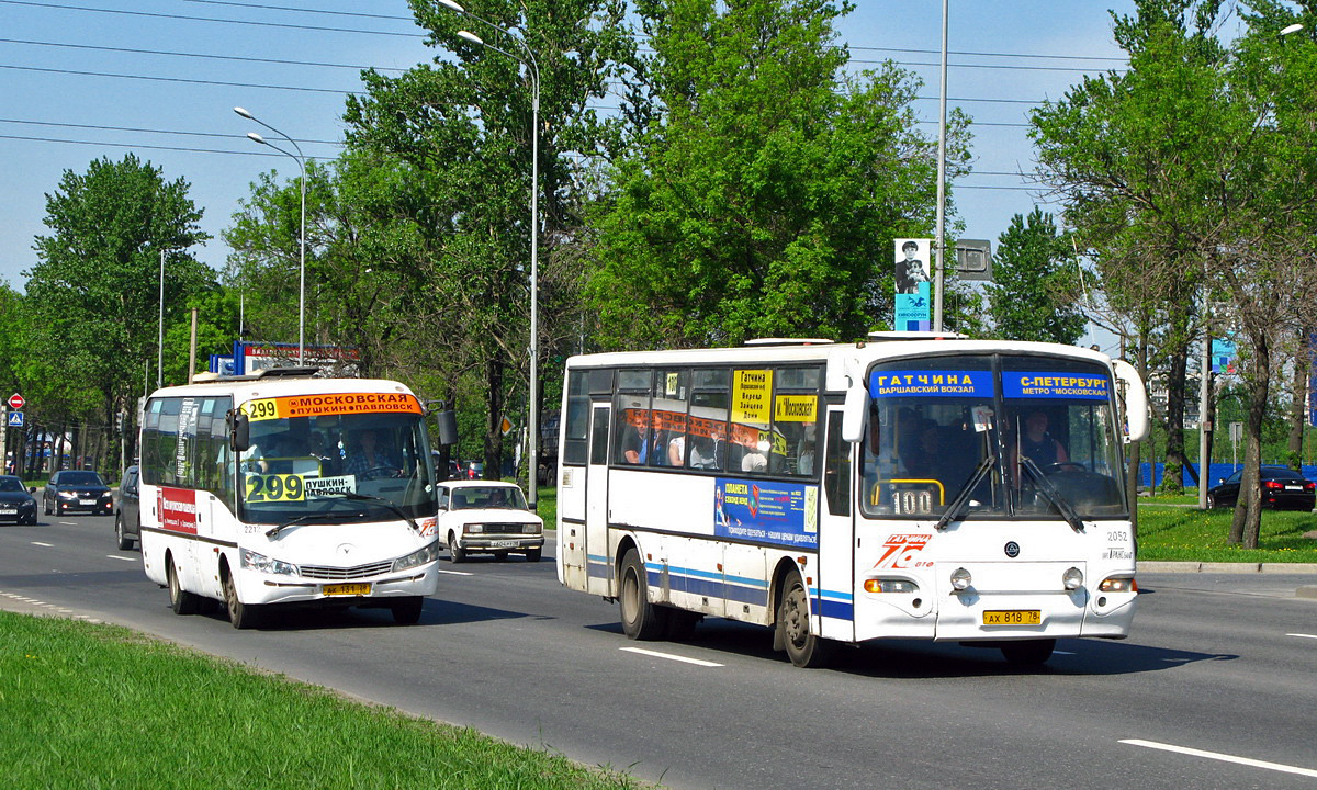 Санкт-Петербург, Yutong ZK6737D № 2212; Ленинградская область, КАвЗ-4238-00 № 2052