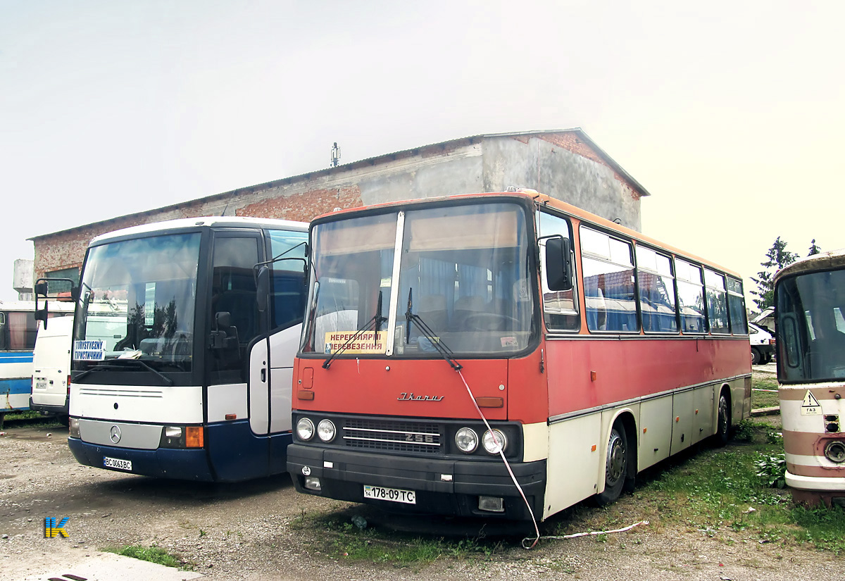 Львовская область, Ikarus 256 № 178-09 ТС; Львовская область, Mercedes-Benz O404-15RHD-L № BC 0063 BC