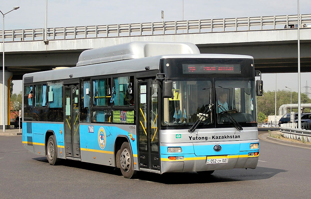 Алматы, Yutong ZK6118HGA № 7068