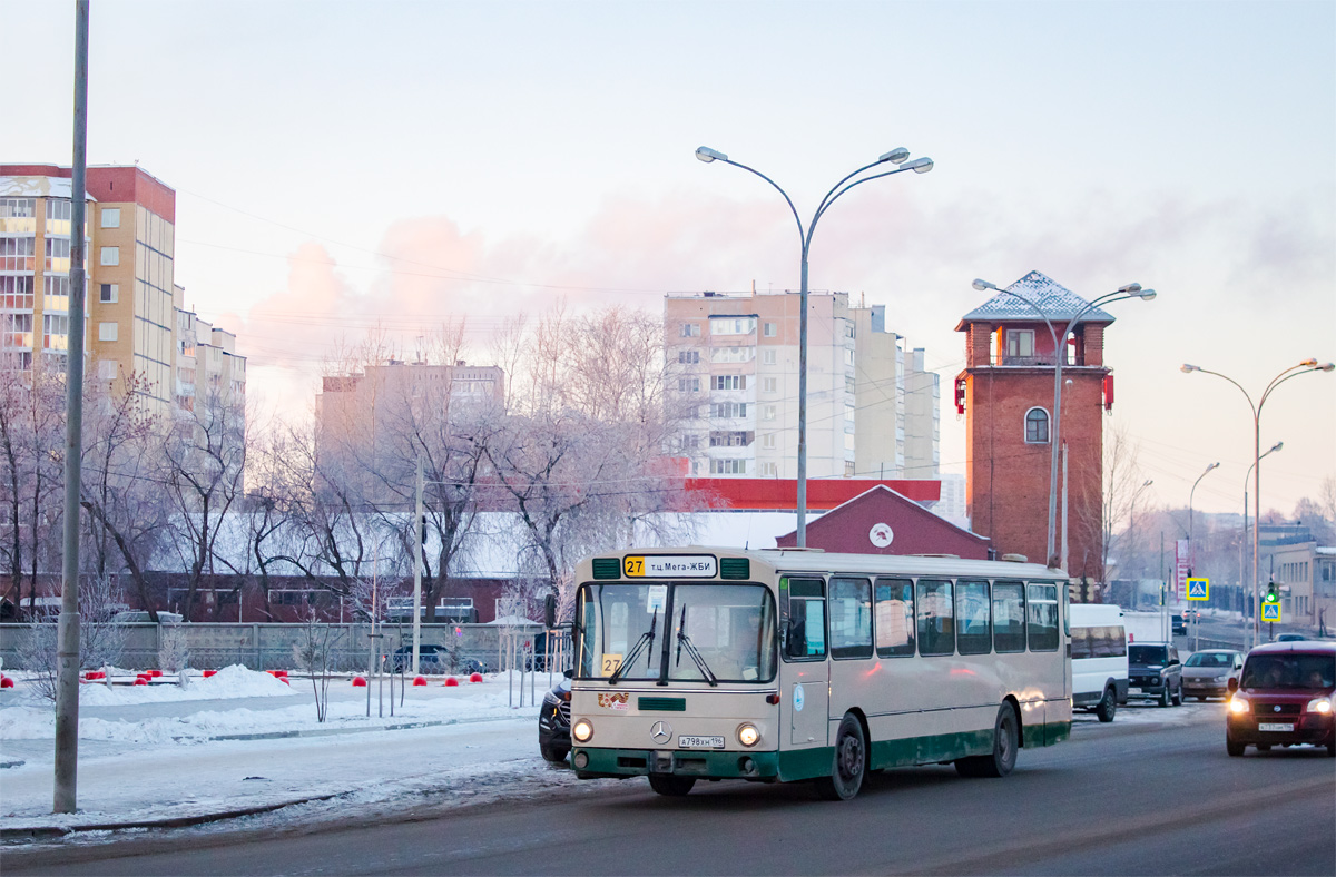 Свердловская область, Mercedes-Benz O305 № А 798 ХН 196