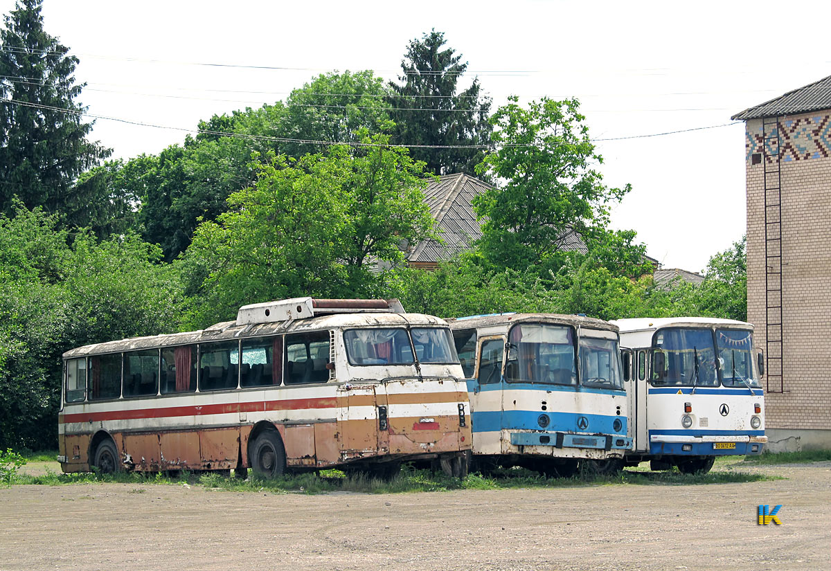 Тернопольская область, ЛАЗ-699Р № б/н 4; Тернопольская область, ЛАЗ-697Р № 000-77 ТЕ; Тернопольская область, ЛАЗ-695Н № BO 0612 AA