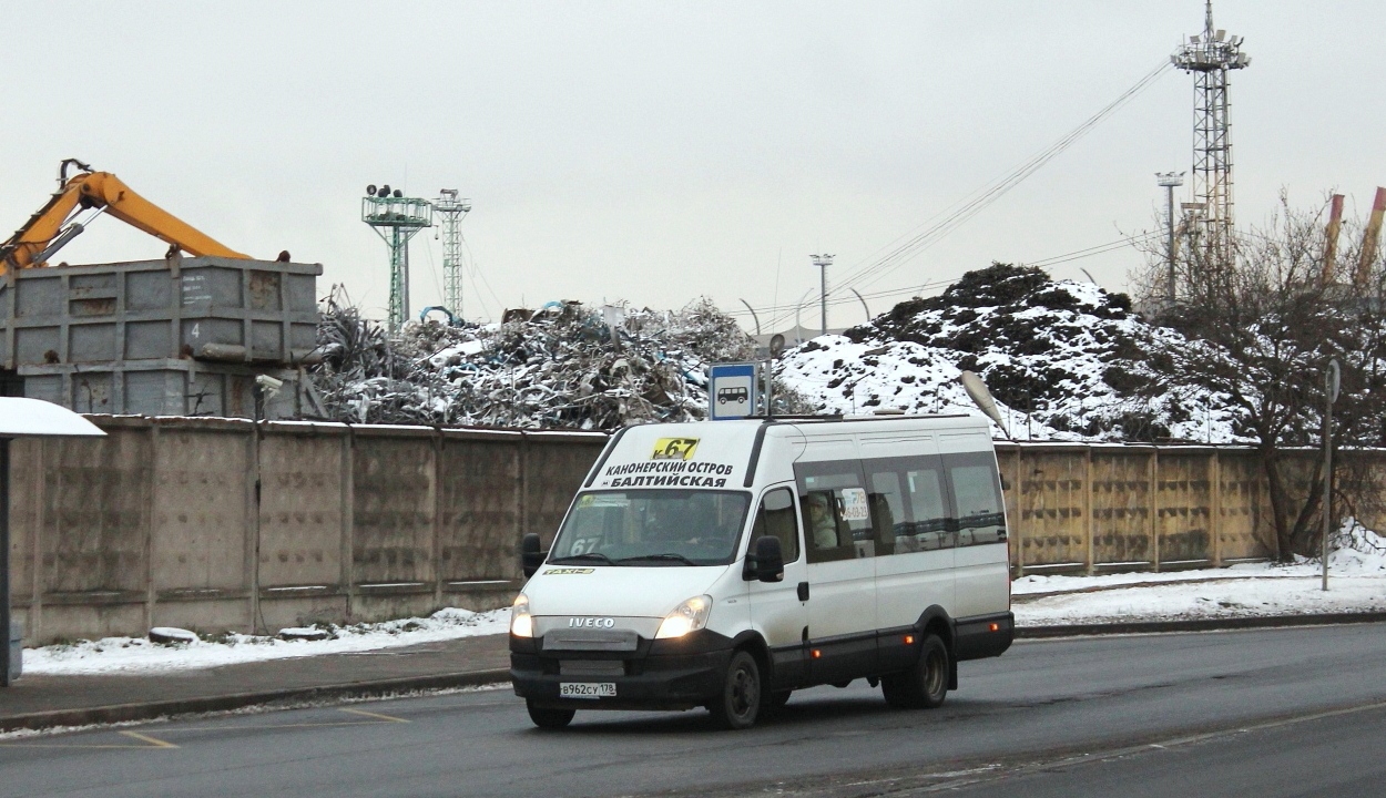 Санкт-Петербург, Нижегородец-2227UU (IVECO Daily) № В 962 СУ 178