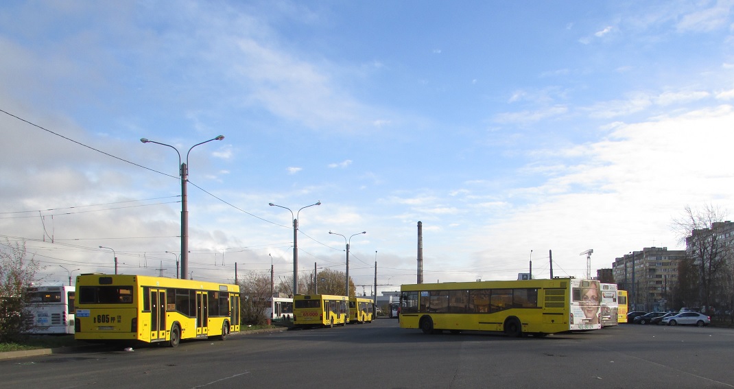 Sankt Petersburg — Bus parks