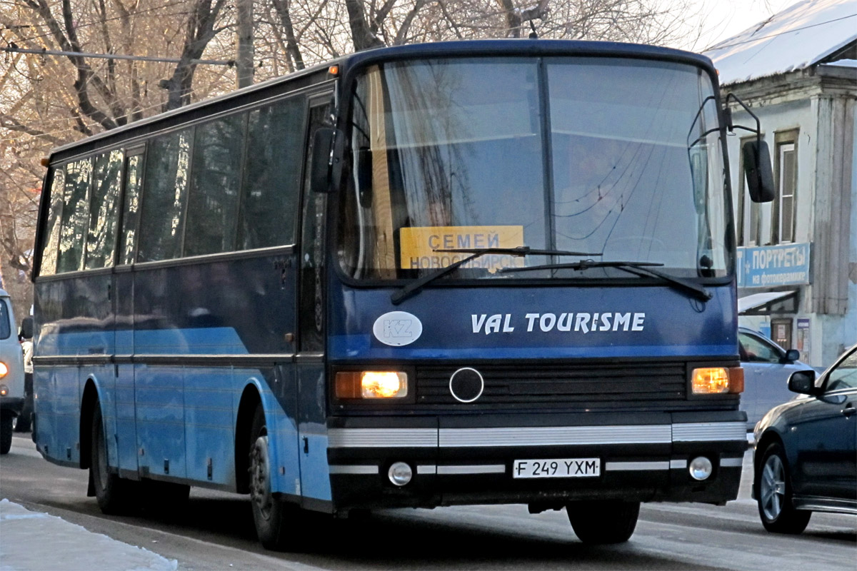 Абайская область, Setra S215HR № F 249 YXM