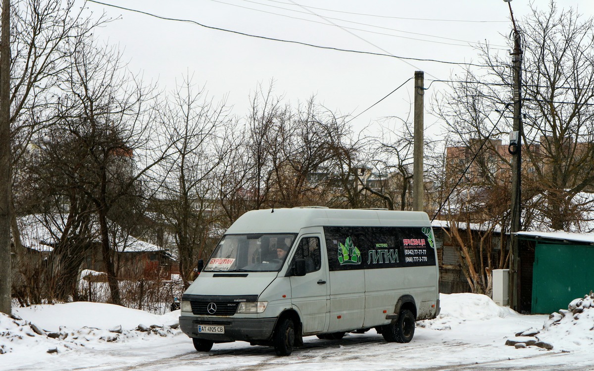 Ивано-Франковская область, Mercedes-Benz Sprinter W904 412D № AT 4925 CB