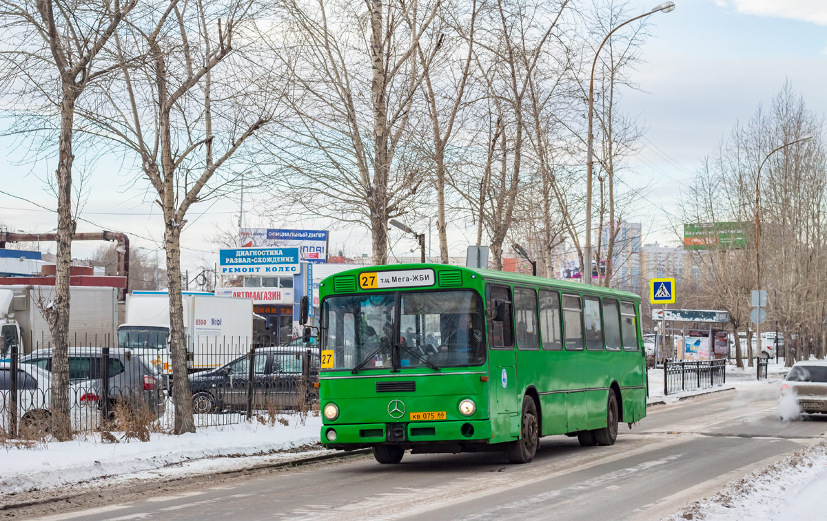 Свердловская область, Mercedes-Benz O305 № КВ 075 66