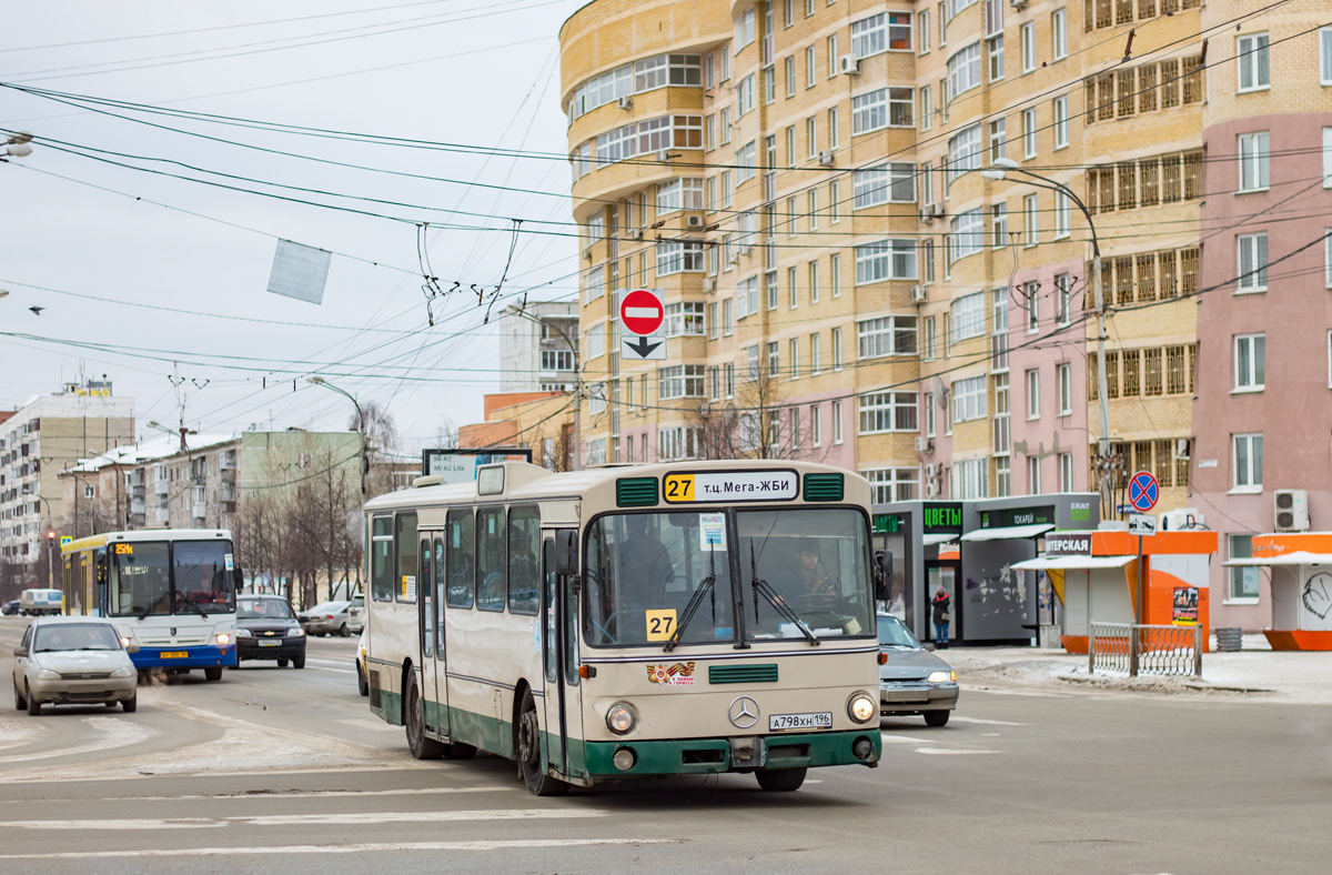 Свердловская область, Mercedes-Benz O305 № А 798 ХН 196