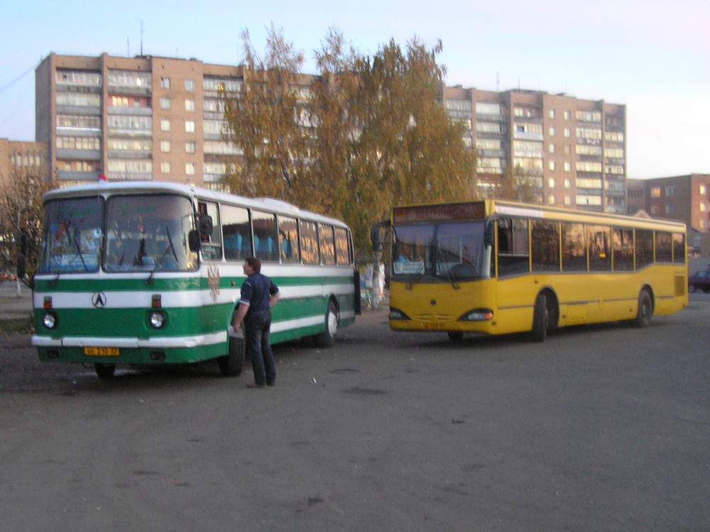 Vladimir region, LAZ-699R # ВЕ 210 33; Vladimir region, MARZ-5277 # ВК 233 33