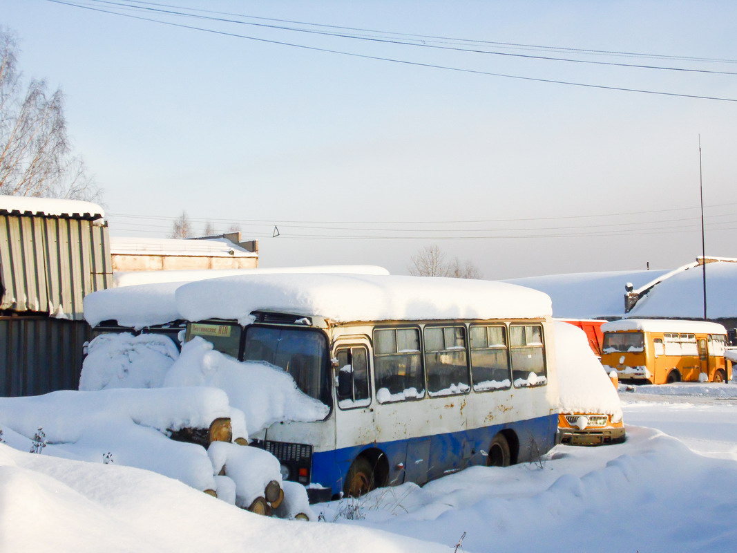 Kirov region, PAZ-3205-110 № АА 826 43; Kirov region — Buses without numbers