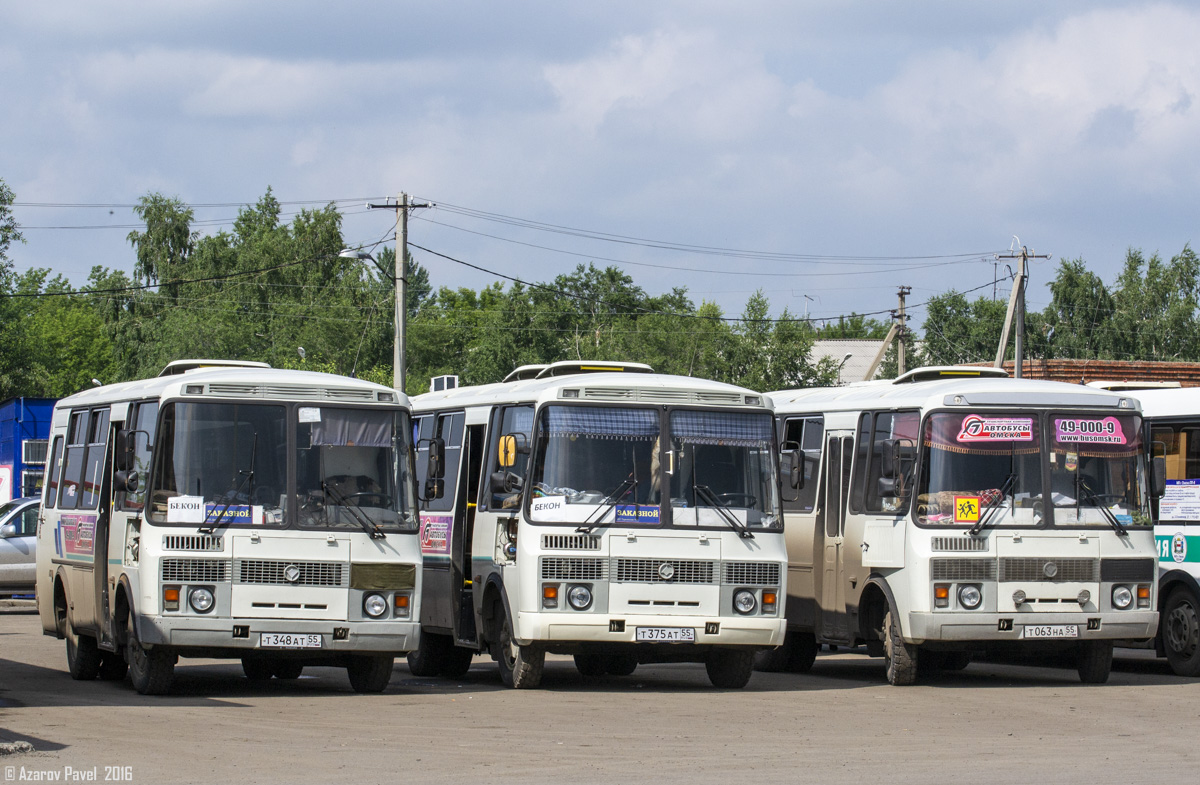 Omsk region, PAZ-32053 № Т 348 АТ 55; Omsk region, PAZ-32053 № Т 375 АТ 55; Omsk region, PAZ-32053 № Т 063 НА 55; Omsk region — Bus stops