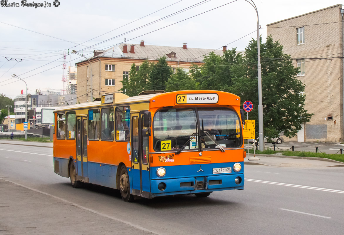 Свердловская область, Mercedes-Benz O305 № Т 017 СМ 96