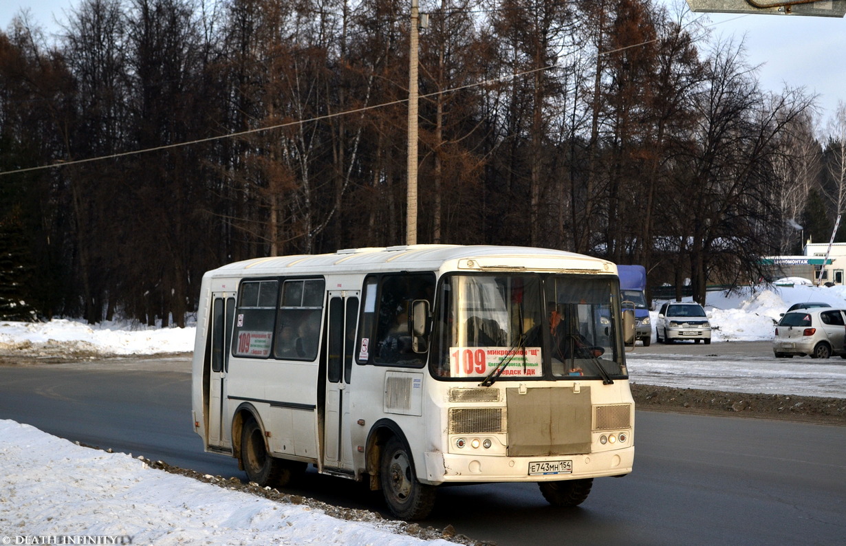 Novosibirsk region, PAZ-32054 č. Е 743 МН 154