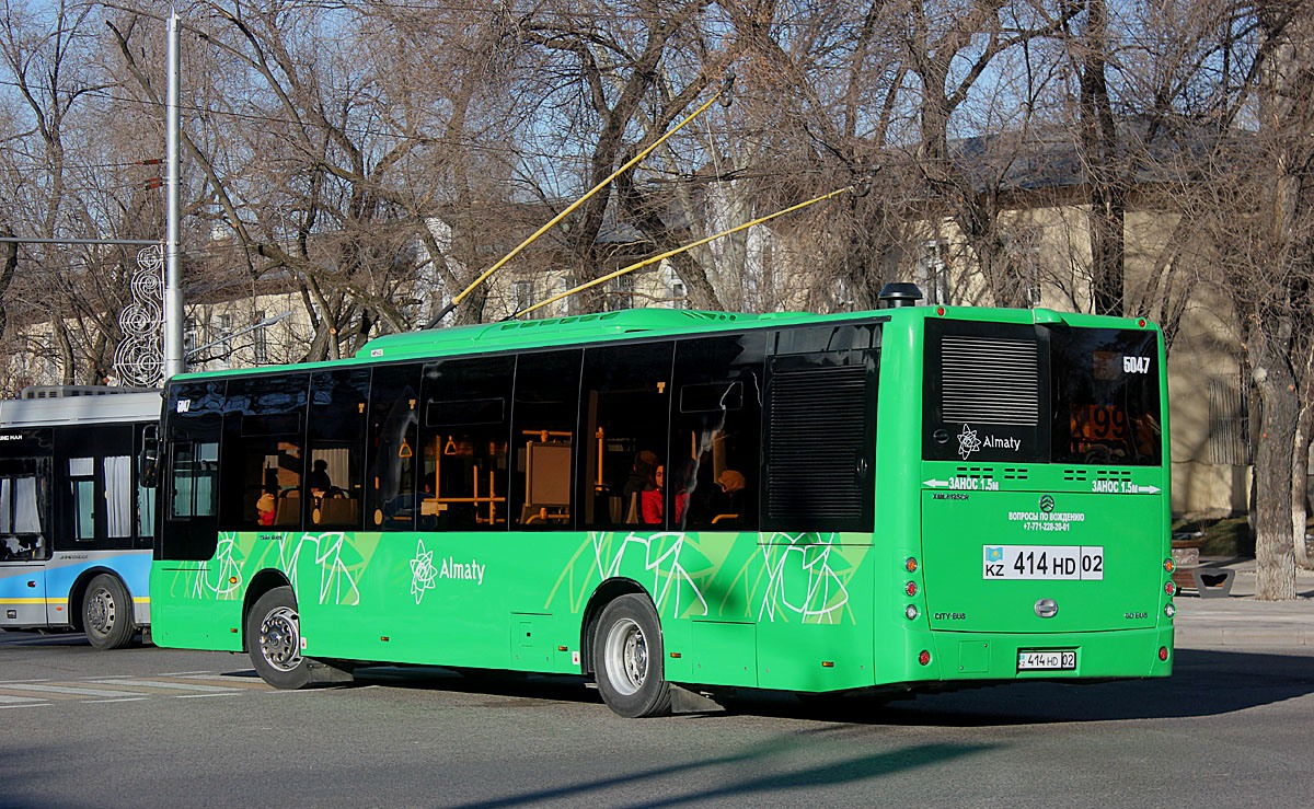 Алматы, Golden Dragon XML6125CR № 5047