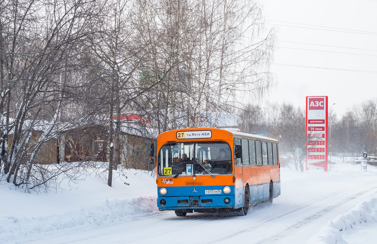 Sverdlovsk region, Mercedes-Benz O305 Nr. Т 017 СМ 96