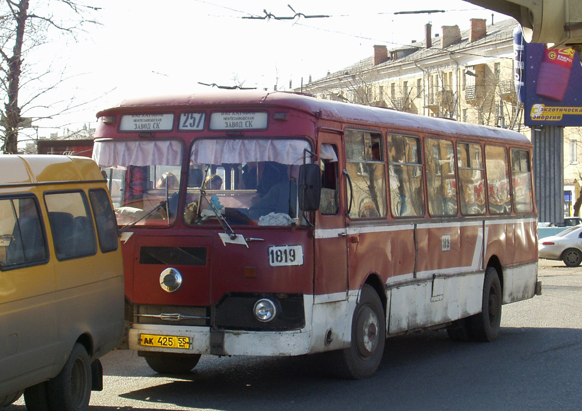 Omsk region, LiAZ-677M # 1819