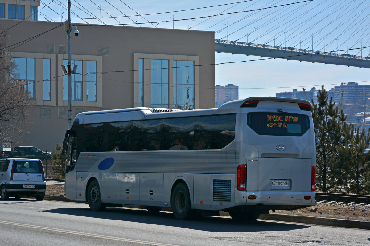 Primorskiy region, Hyundai Universe Space Luxury № К 711 МХ 125