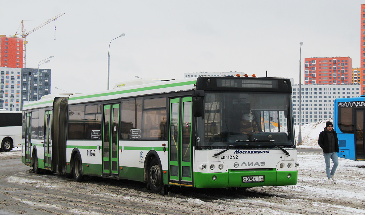 Moskau, LiAZ-6213.22 Nr. 011242