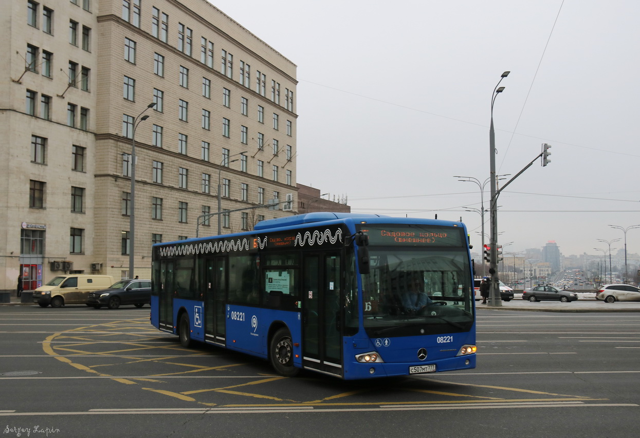 Moscow, Mercedes-Benz Conecto II # 08221