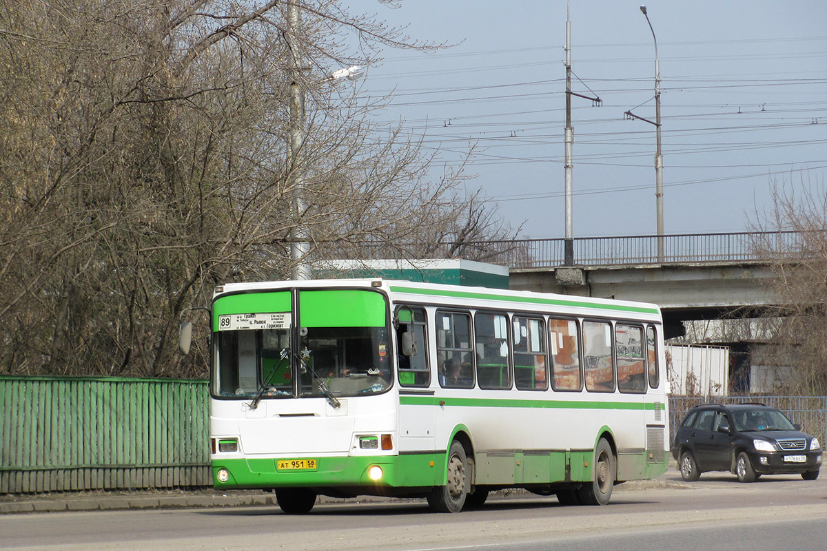 Penza region, LiAZ-5256.45 # АТ 951 58