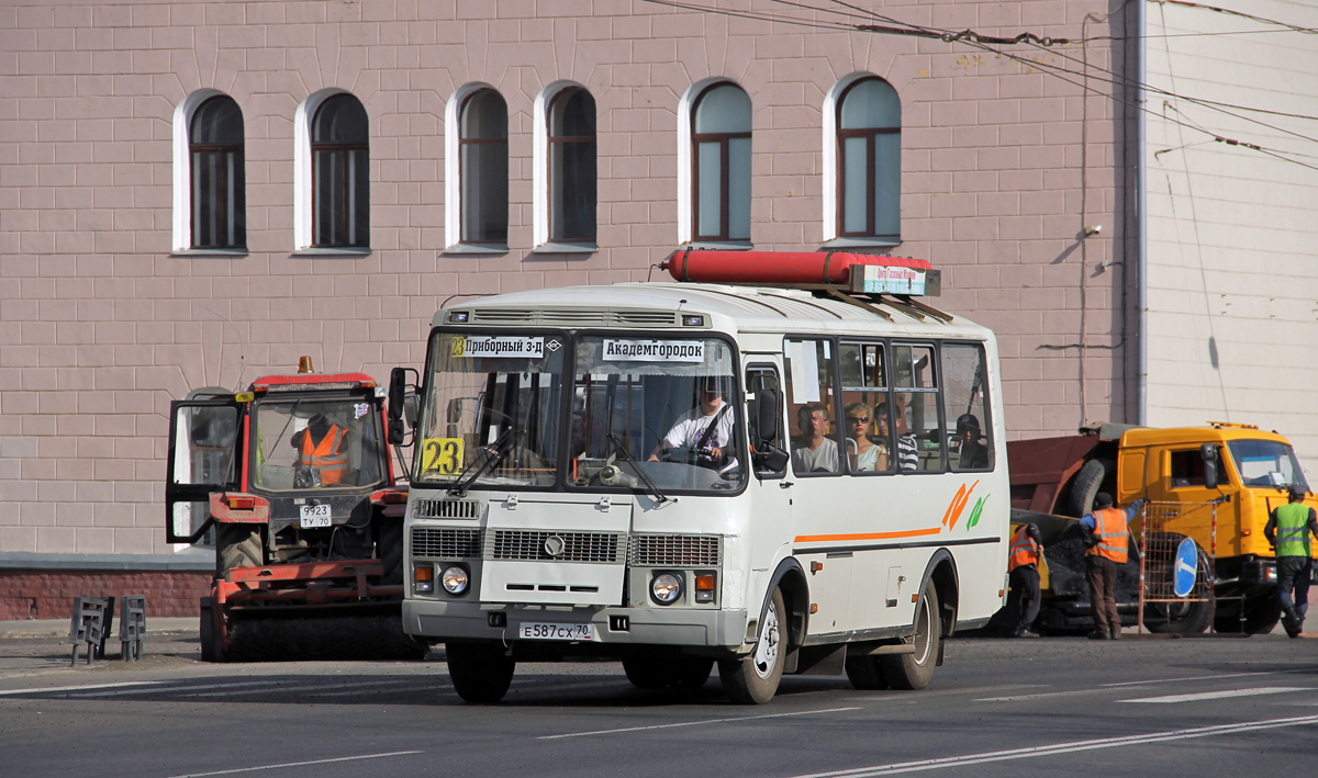 Томская область, ПАЗ-32054 № Е 587 СХ 70