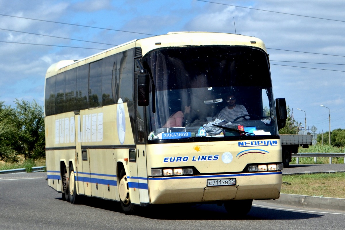 Ингушетия, Neoplan N316/3SHD Transliner № С 711 УМ 93