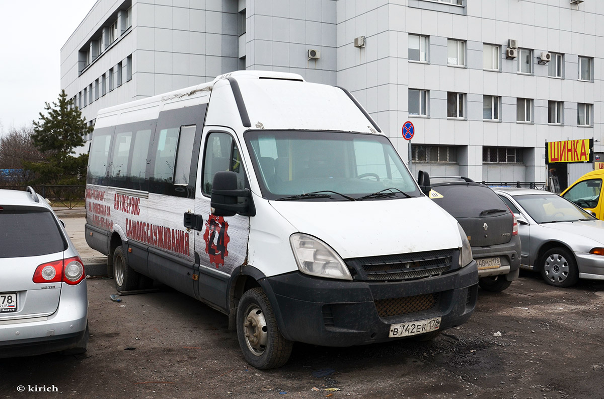 Санкт-Петербург, Нижегородец-2227UU (IVECO Daily) № В 742 ЕК 178