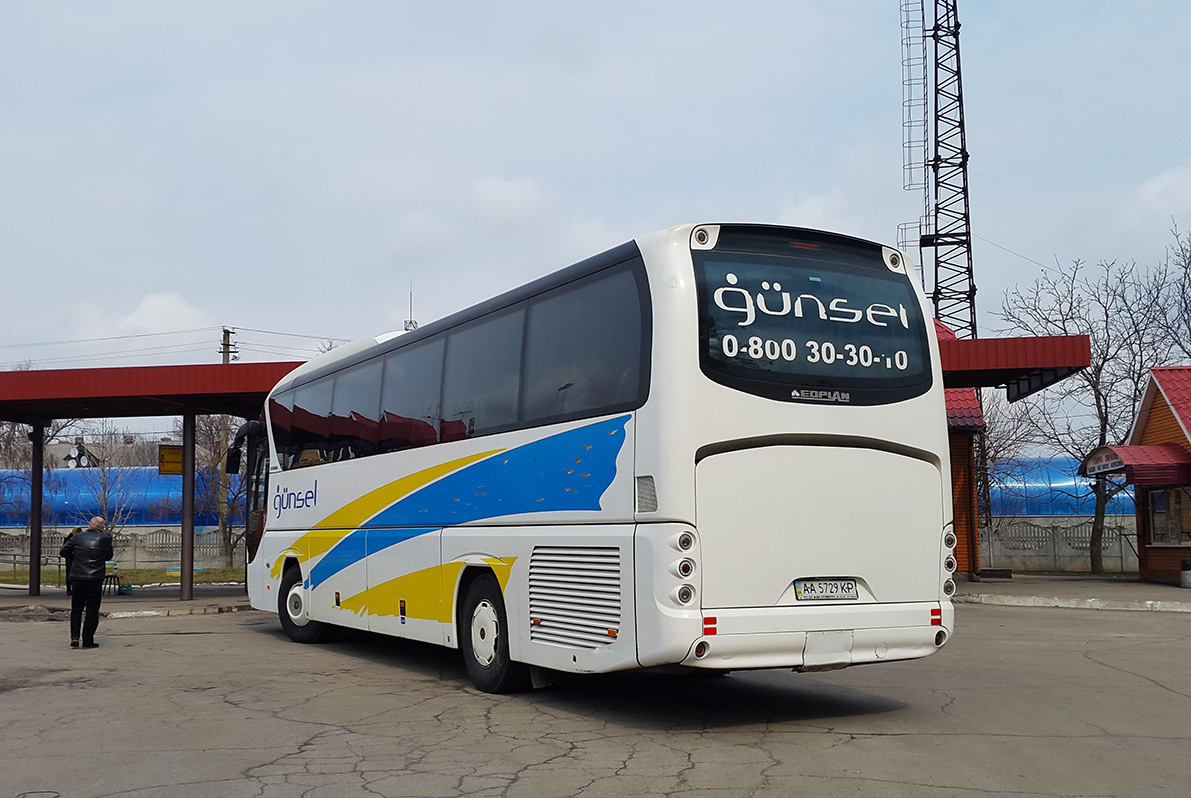 Kijevas, Neoplan P21 N2216SHD Tourliner SHD Nr. AA 5729 KP