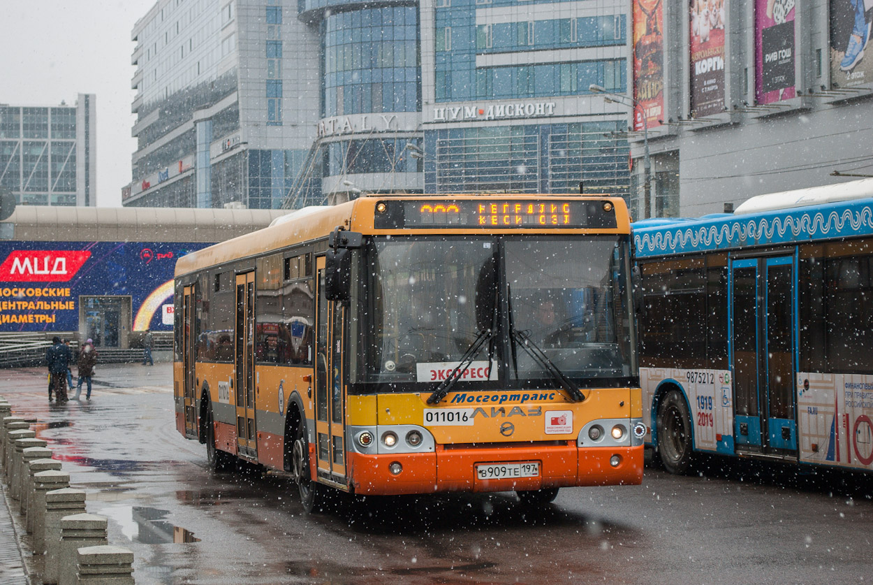 Москва, ЛиАЗ-5292.22 (2-2-2) № 011016