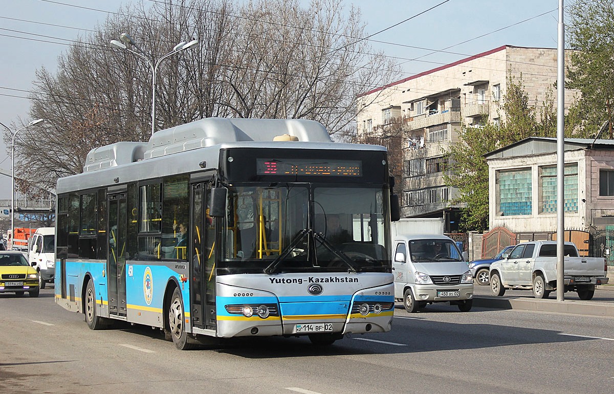 Алматы, Yutong ZK6118HGA № 450