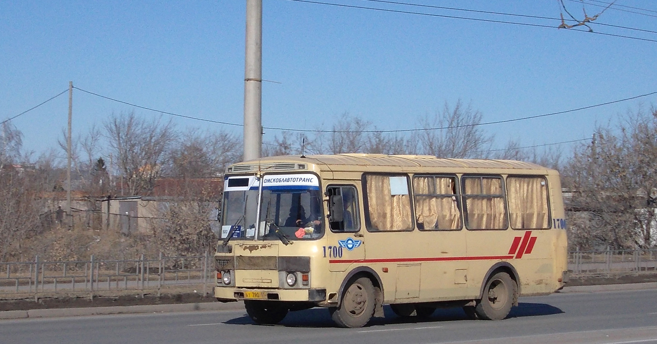 Omsk region, PAZ-32053 № 1700