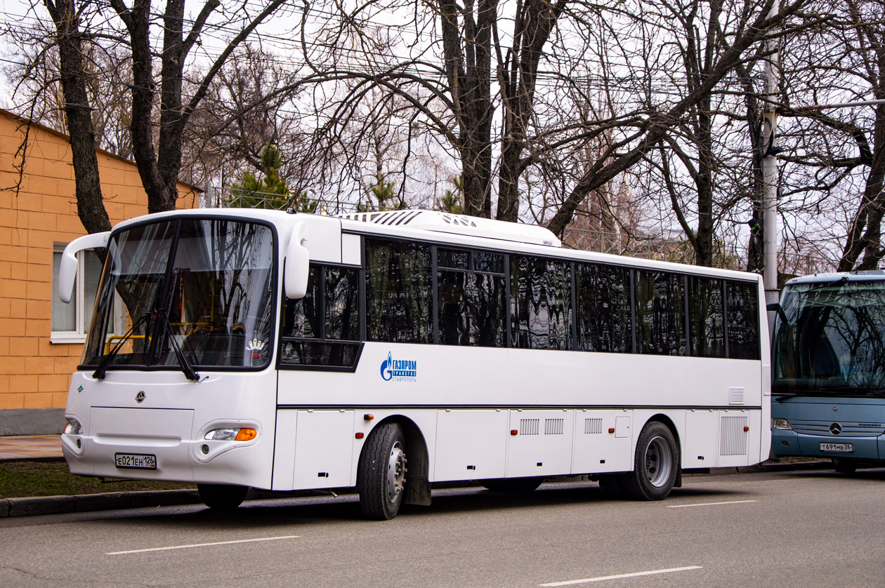 Ставропольский край, КАвЗ-4238-22 № Е 021 ЕН 126