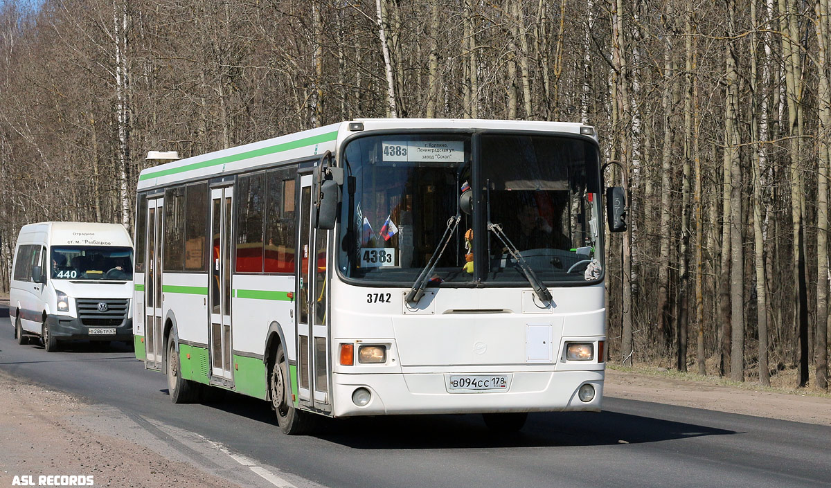 Sankt Petersburg, LiAZ-5256.60 Nr 3742